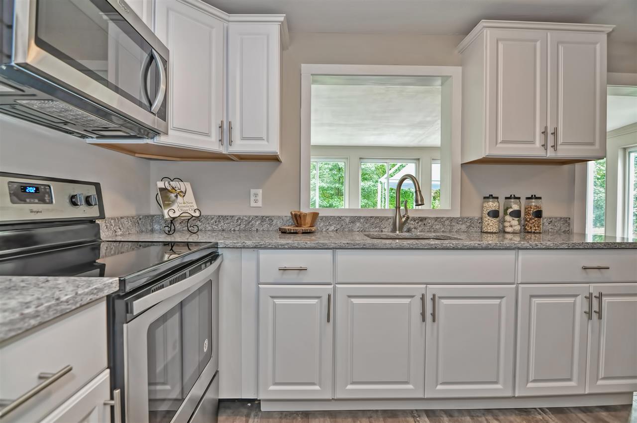 138 Lawrence Road Salem, NH 03079 - Photo 23 of 34