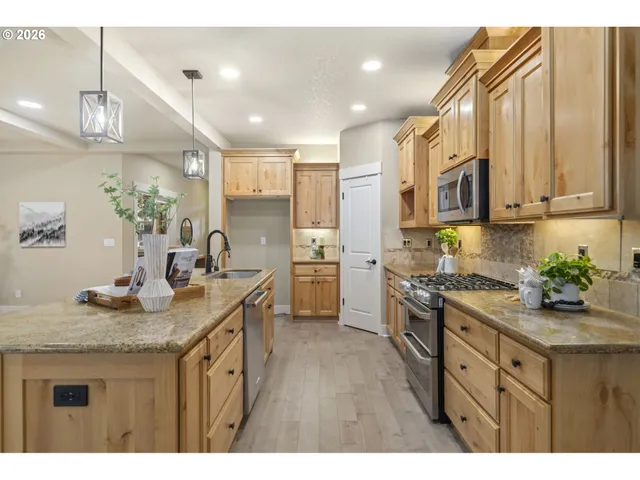 $784,900 | 22421 Southwest Sequoia Terrace, Sherwood, OR 97140