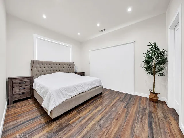 $5,400 | 11260 Blix Street, North Hollywood, CA 91602