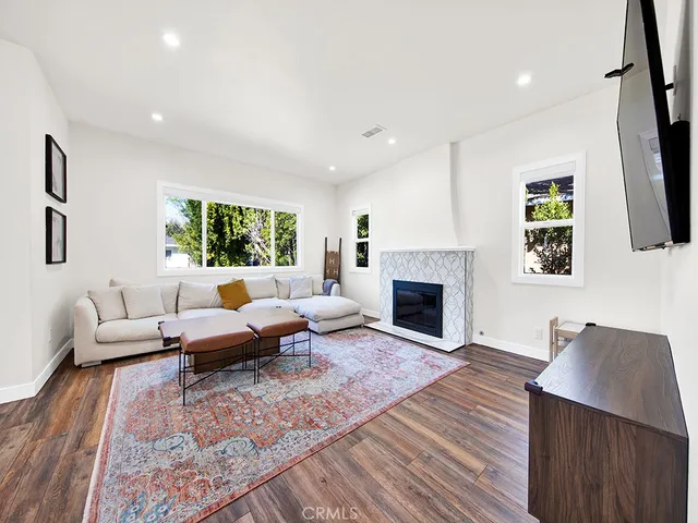 $5,400 | 11260 Blix Street, North Hollywood, CA 91602