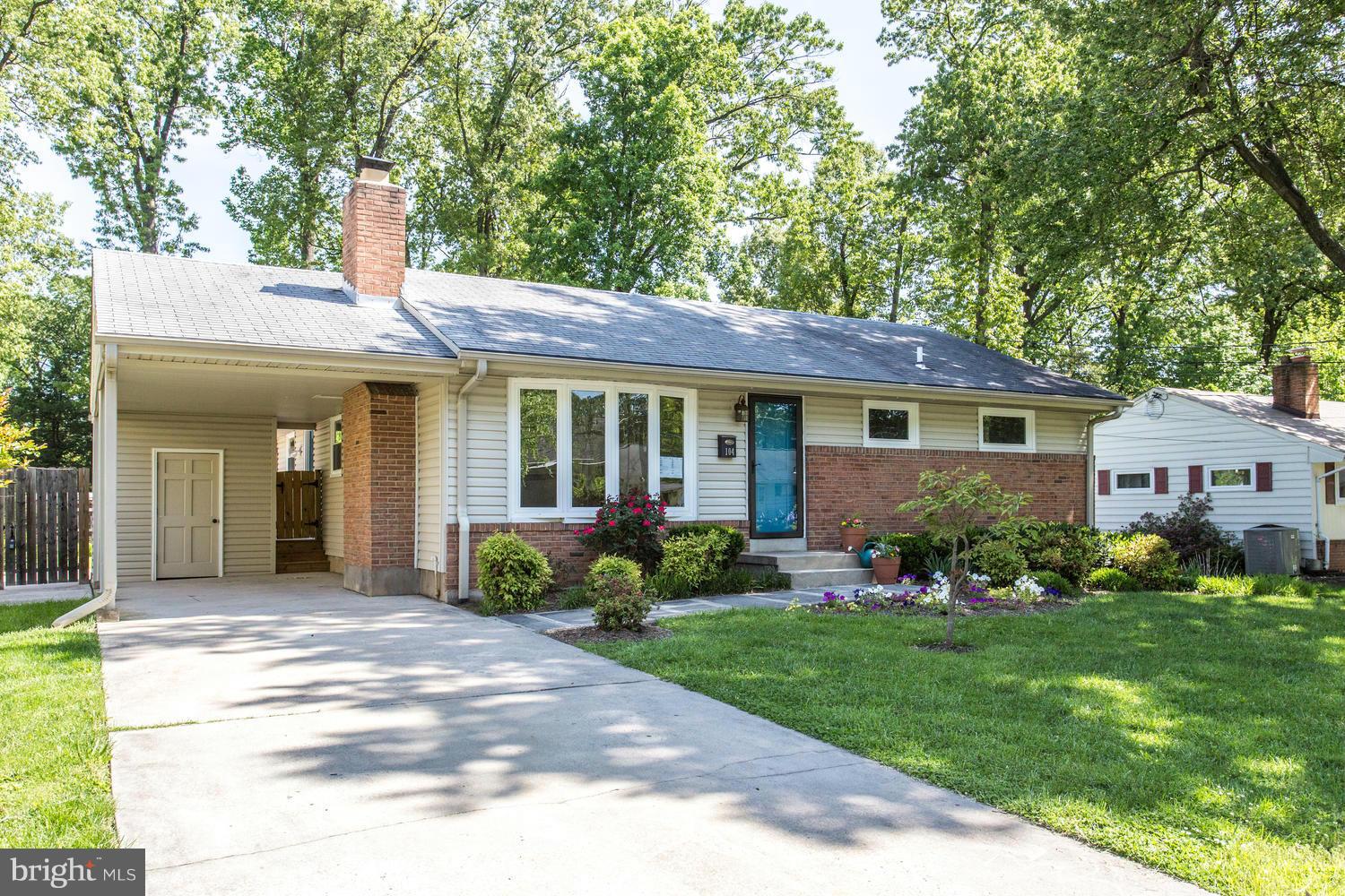 104 Rolling Road Gaithersburg, MD 20877 - Photo 2 of 16 Exterior (Front)
