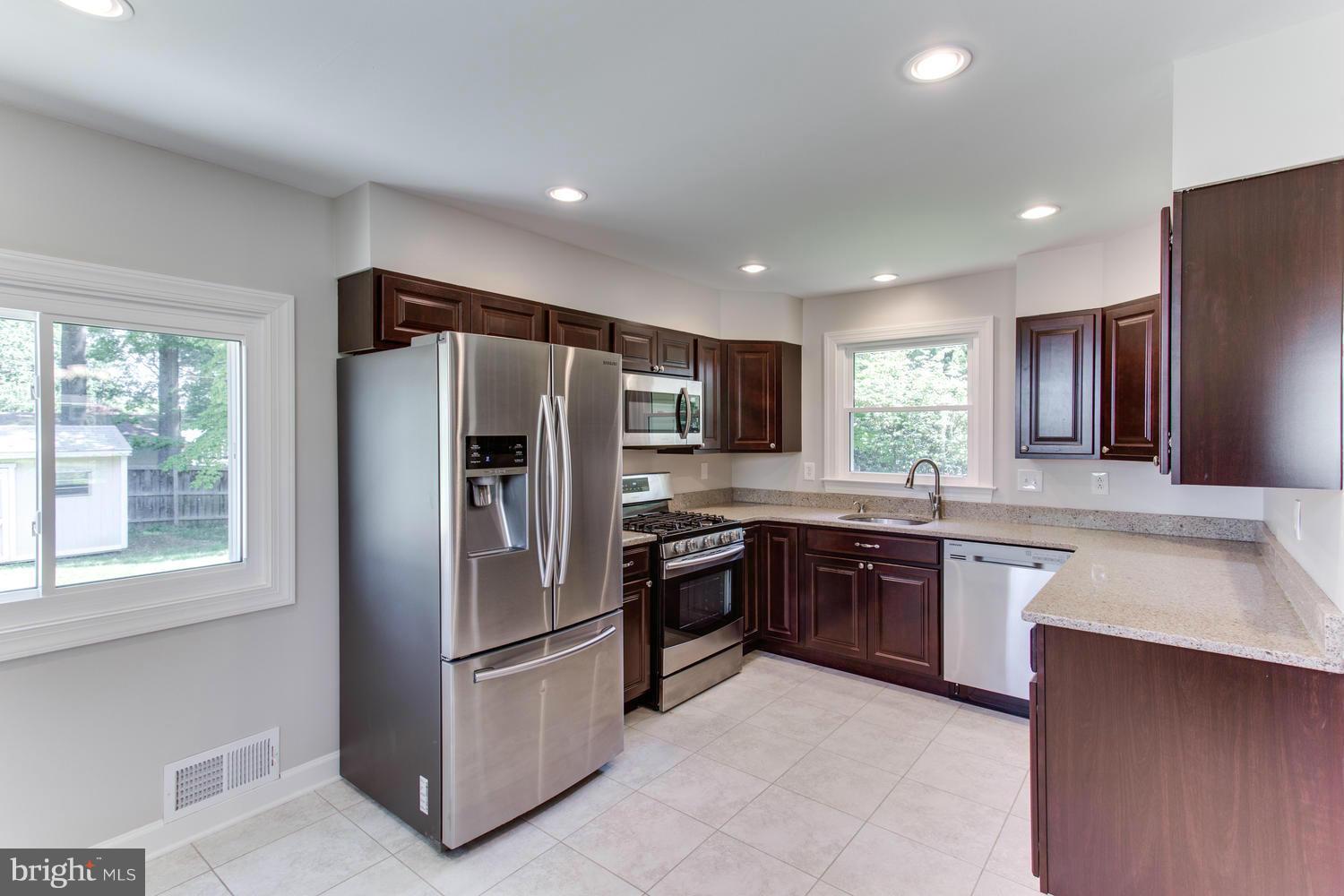 104 Rolling Road Gaithersburg, MD 20877 - Photo 7 of 16 Kitchen