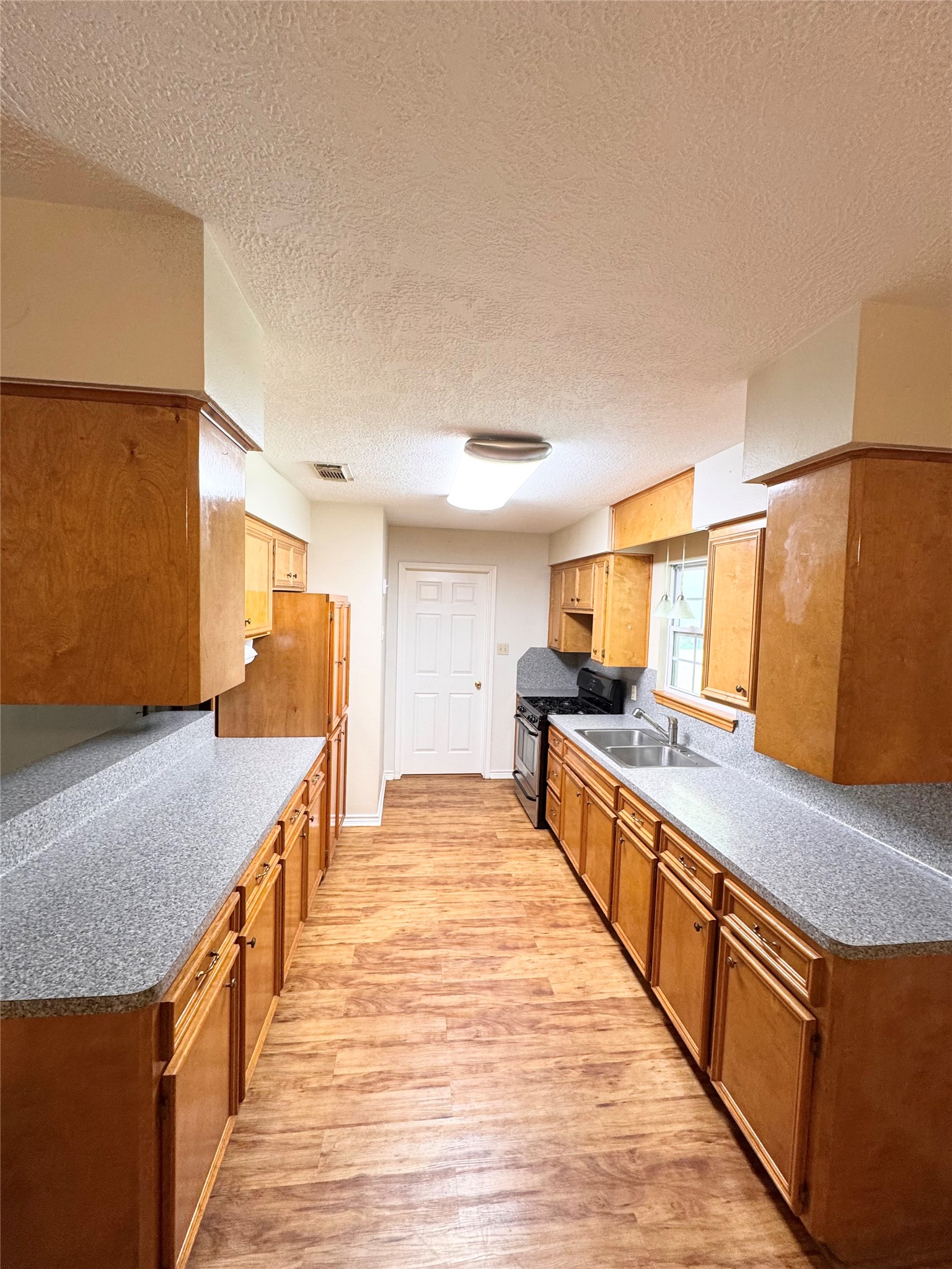 10991 Gilmore Road Cleveland, TX 77328 - Photo 11 of 42 Gallery Image 11