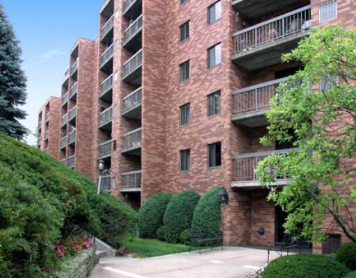 1500 Cochran Road, Unit 814 Pittsburgh, PA 15243 - Photo 1 of 13 Exterior Front.