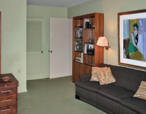1500 Cochran Road, Unit 814 Pittsburgh, PA 15243 - Photo 9 of 13 Den/Family/Great Room.
