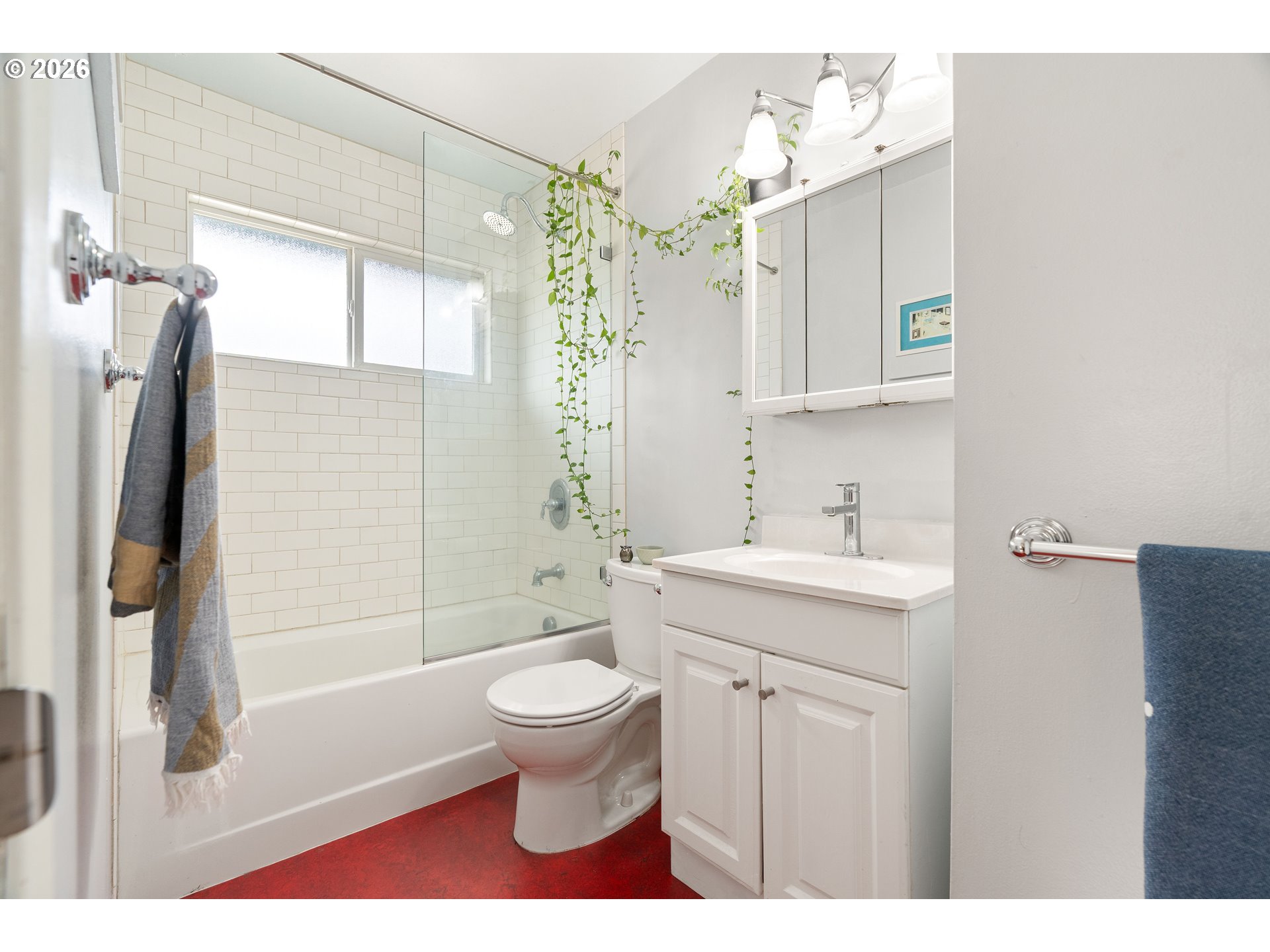 3835 North Alaska Street Portland, OR 97217 - Photo 21 of 43 a bathroom with a sink toilet and shower