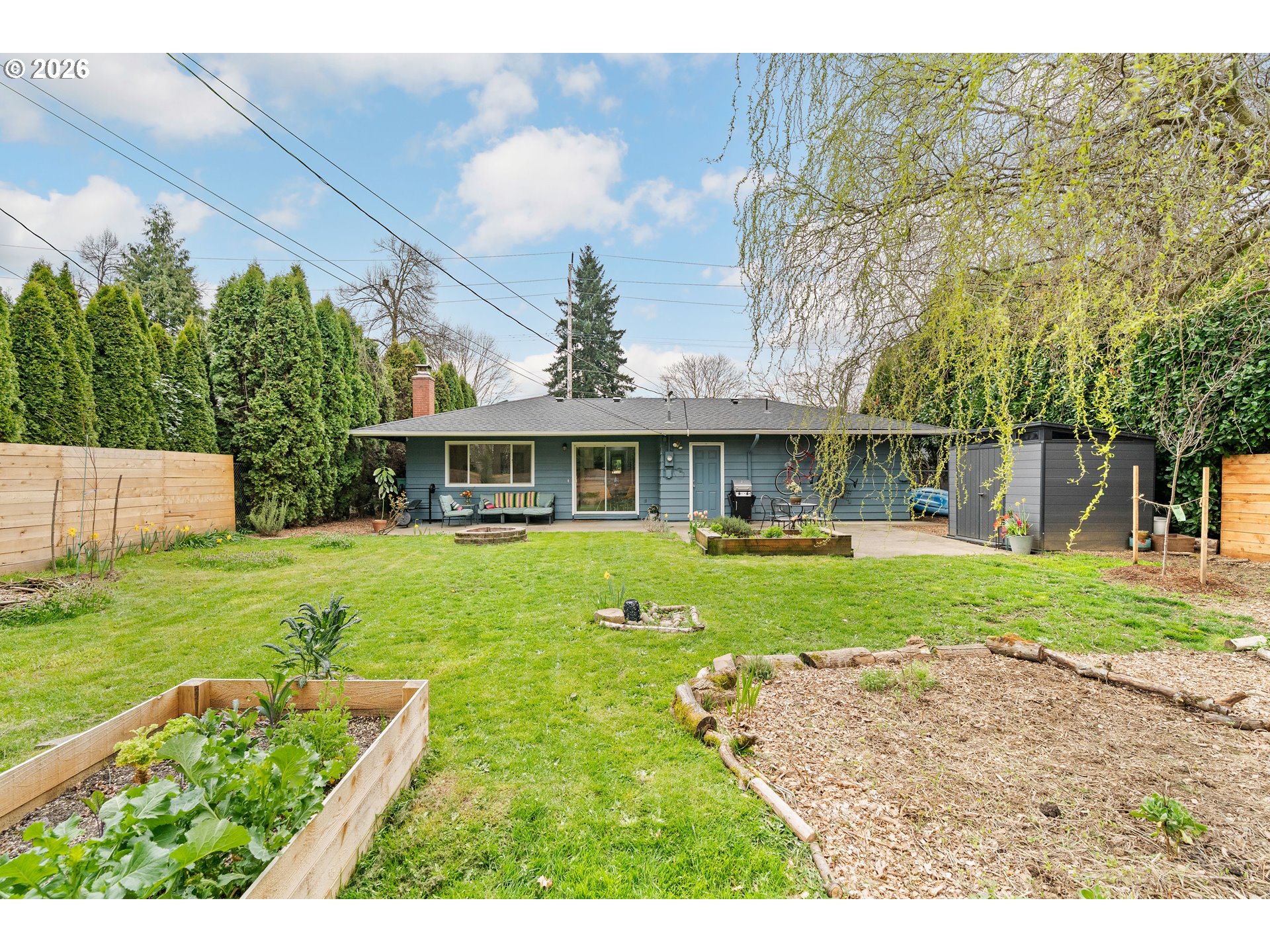 3835 North Alaska Street Portland, OR 97217 - Photo 36 of 43 a front view of house with yard and green space