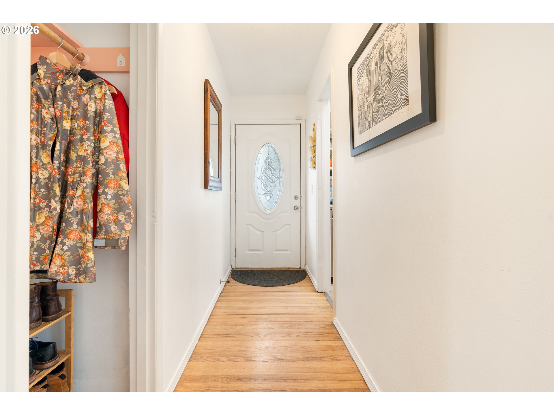 3835 North Alaska Street Portland, OR 97217 - Photo 4 of 43 a view of a hallway with entryway