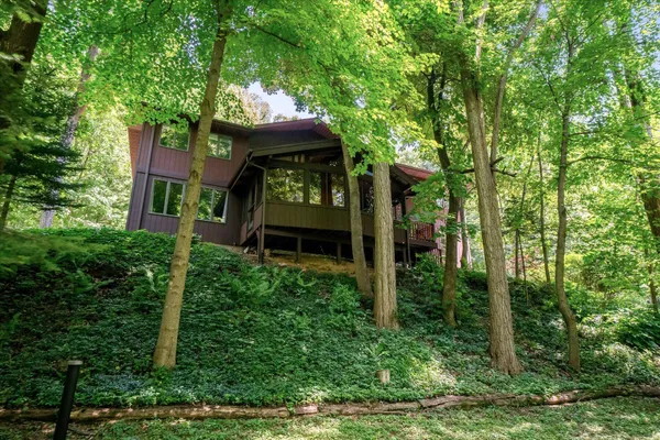 $649,900 | W5094 Highland Place, Shelby, WI 54601
