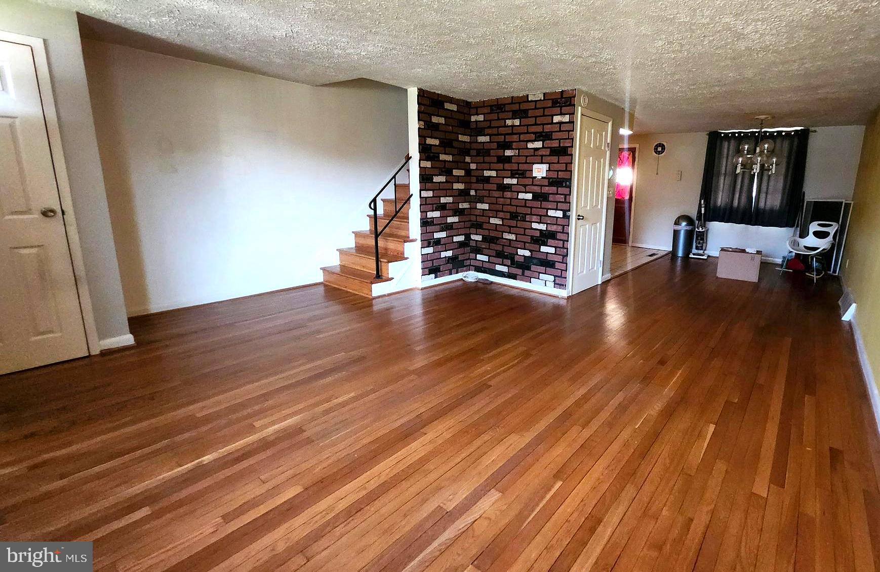 7393 Edsworth Road Baltimore, MD 21222 - Photo 2 of 20 Gallery Image 2