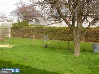 236 Cardiff Road Fairless Hills, PA 19030 - Photo 2 of 6 Gallery Image 2