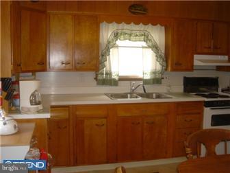 236 Cardiff Road Fairless Hills, PA 19030 - Photo 5 of 6 Gallery Image 5