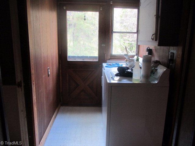 441 Caseys Branch Road Purlear, NC 28665 - Photo 5 of 13 Gallery Image 5