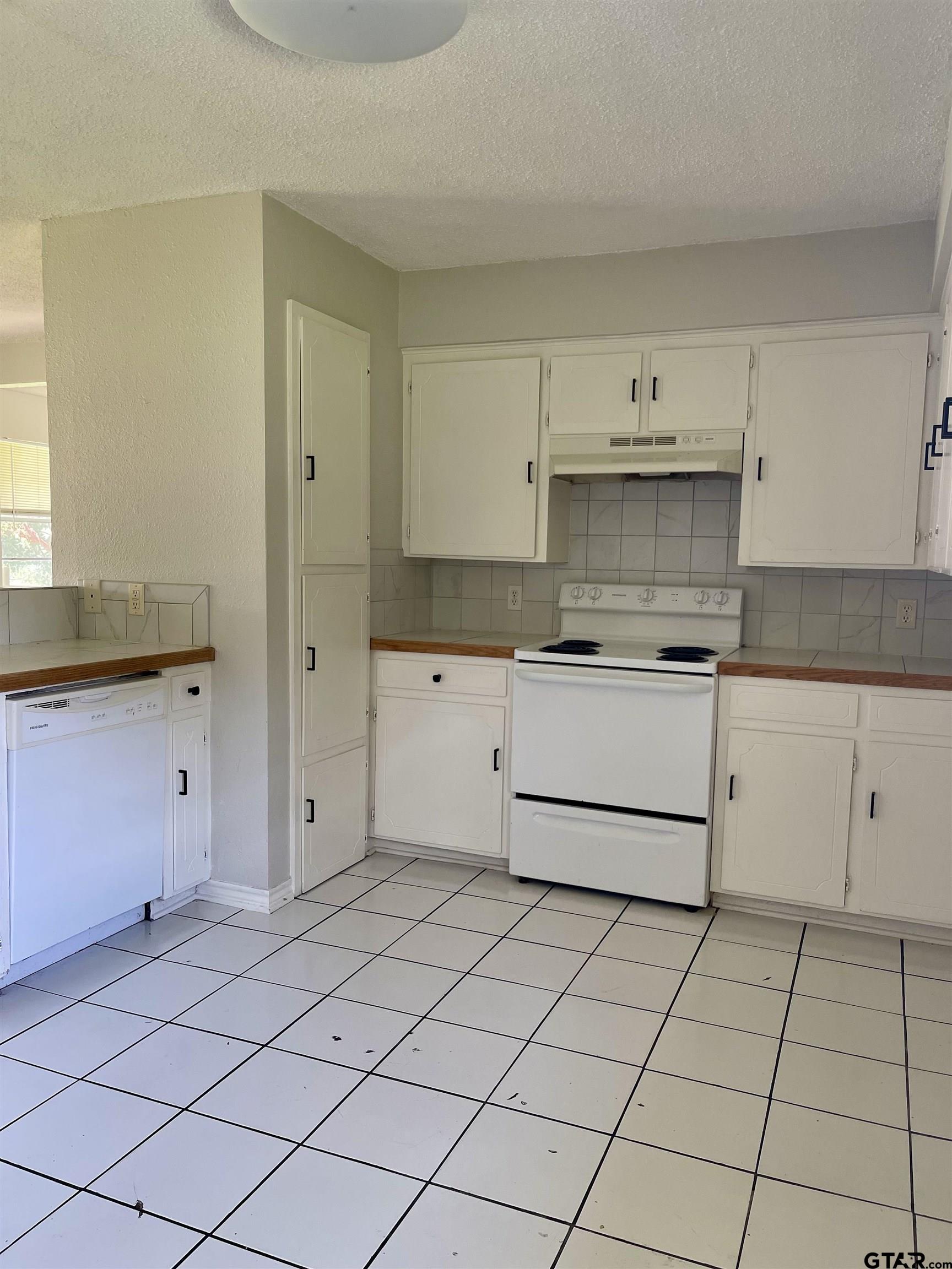 10025 Quail Run Road Tyler, TX 75709 - Photo 6 of 14