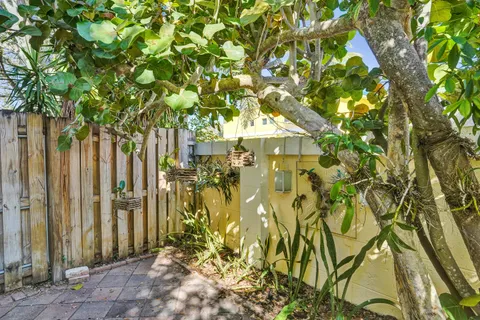 $549,999 | 848 Southeast 4th Court, Deerfield Beach, FL 33441