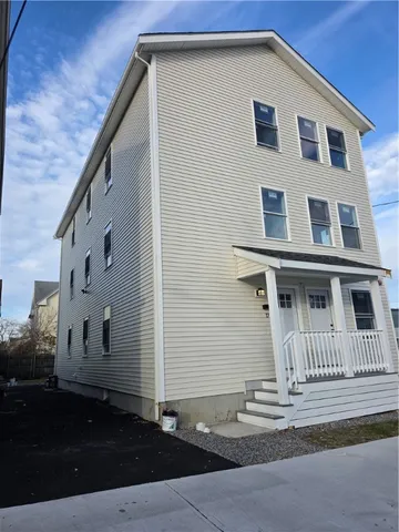 $2,200 | 17 Bergen Street, Unit 2, Providence, RI 02908