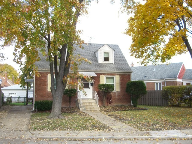 5030 West 64th Place Chicago, IL 60638 - Photo 2 of 14