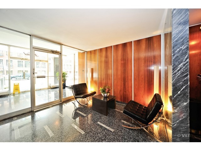 30 East Elm Street, Unit 14A Chicago, IL 60611 - Photo 2 of 12