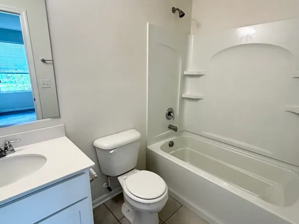 $2,700 | 4181 Chelsea Mnr Circle, Aurora, IL 60504