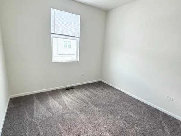 $2,700 | 4181 Chelsea Mnr Circle, Aurora, IL 60504