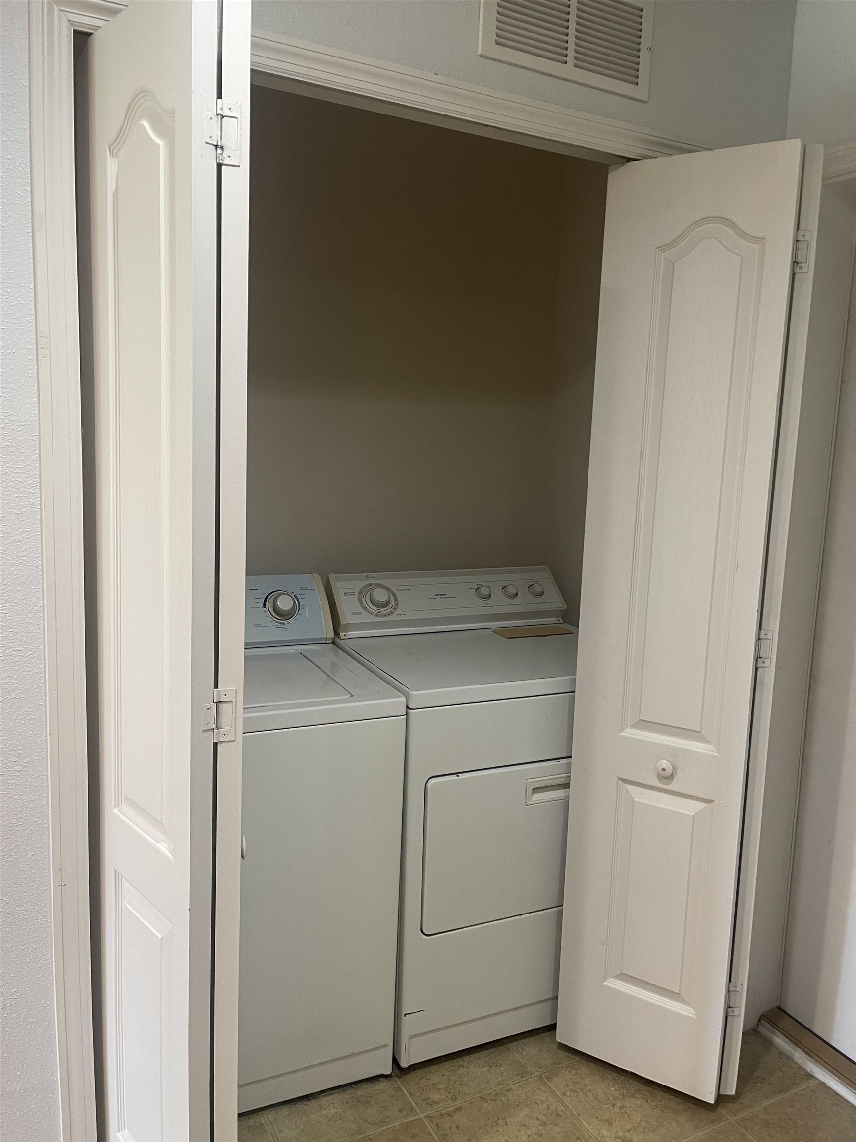 441 Cabernet Place St. Augustine, FL 32084 - Photo 13 of 16 a utility room with dryer and washer