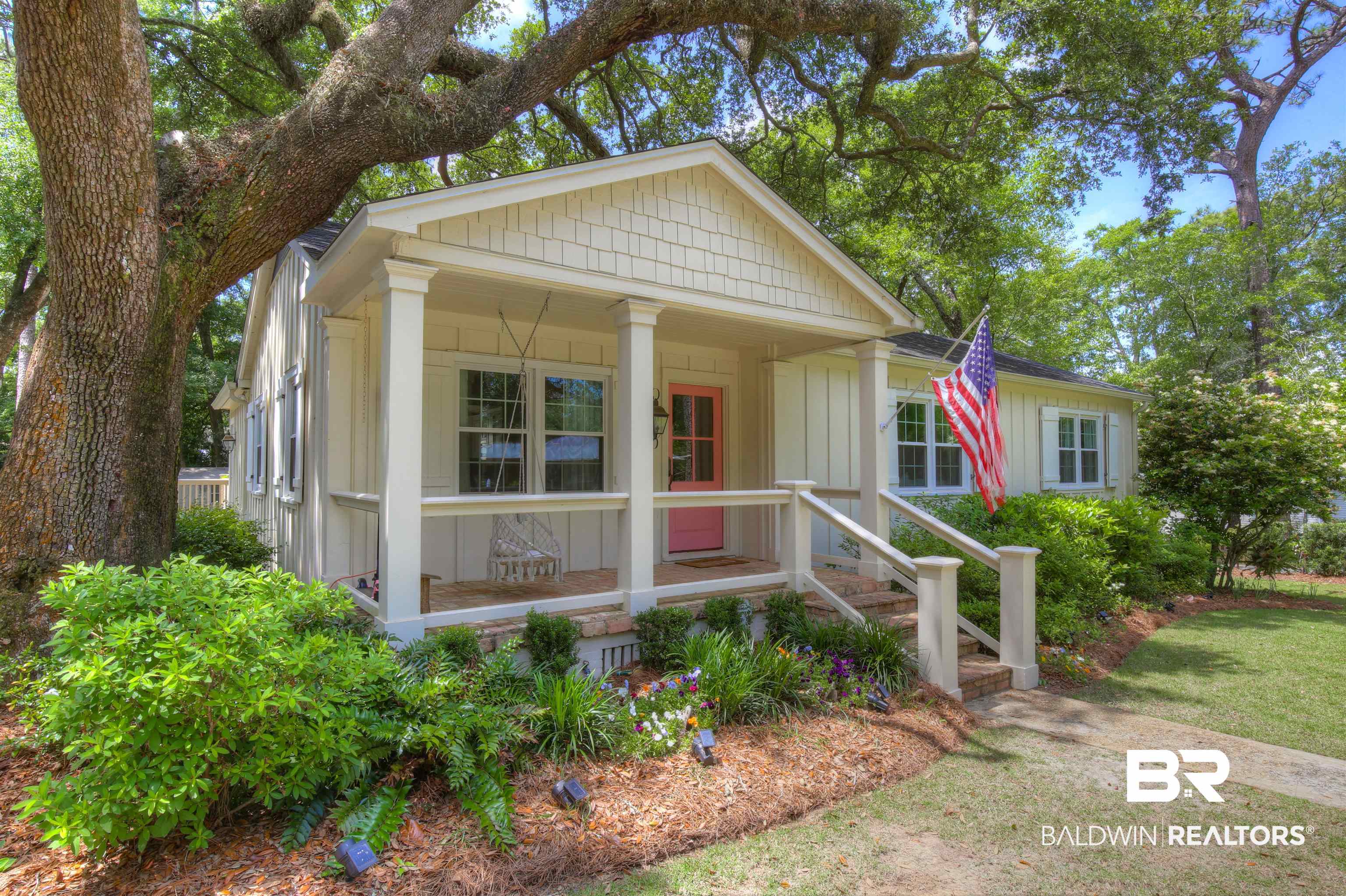 206 Pier Avenue Fairhope, AL 36532 - Photo 4 of 26