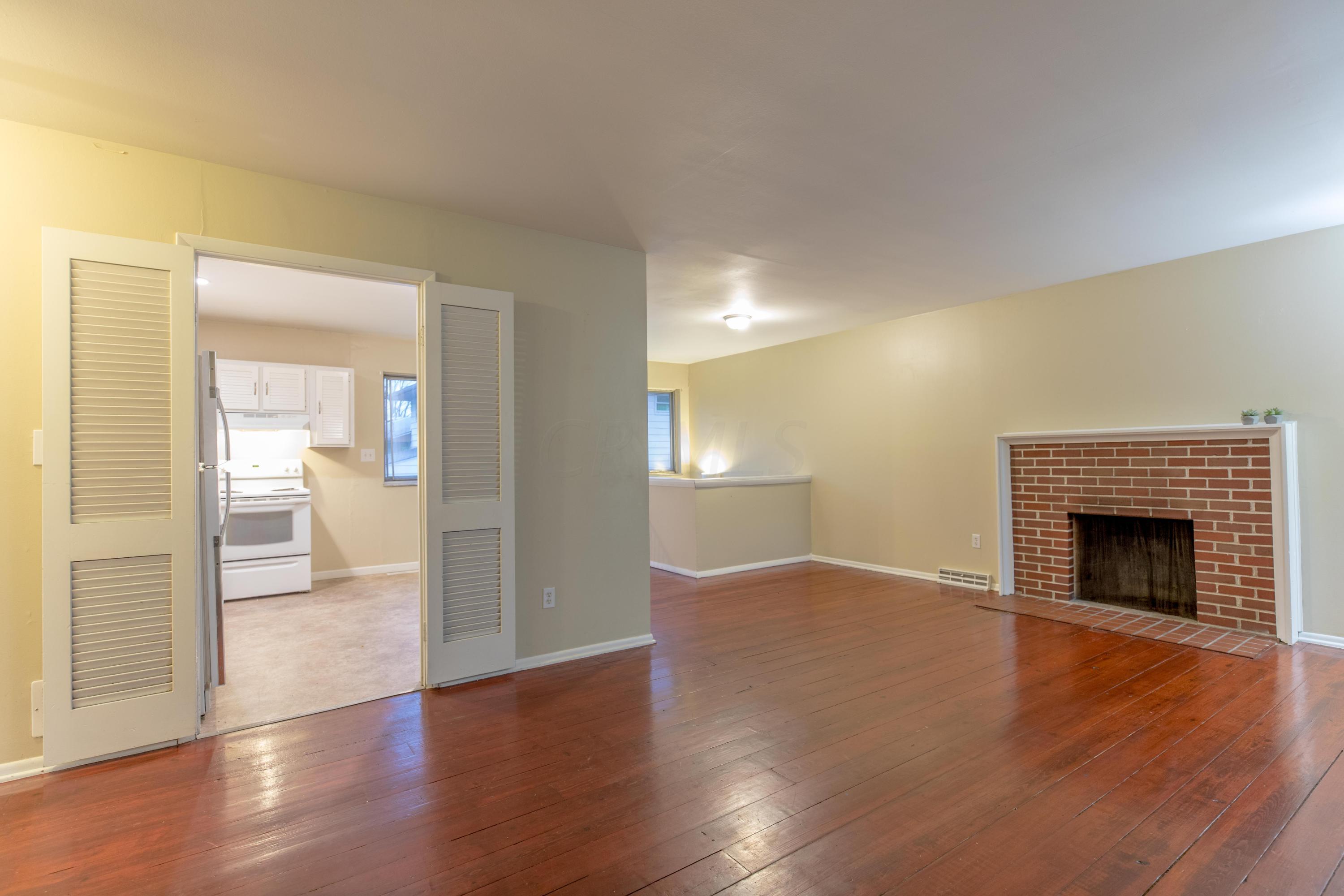 4699 Karl Road Columbus, OH 43229 - Photo 5 of 24 Gallery Image 5