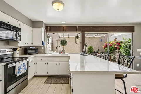 $625,000 | 24249 La Glorita Circle, Newhall, CA 91321