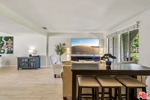 $625,000 | 24249 La Glorita Circle, Newhall, CA 91321
