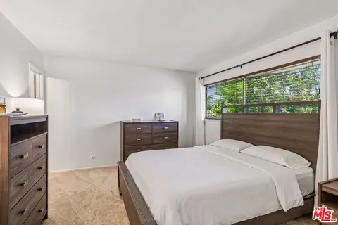 $625,000 | 24249 La Glorita Circle, Newhall, CA 91321