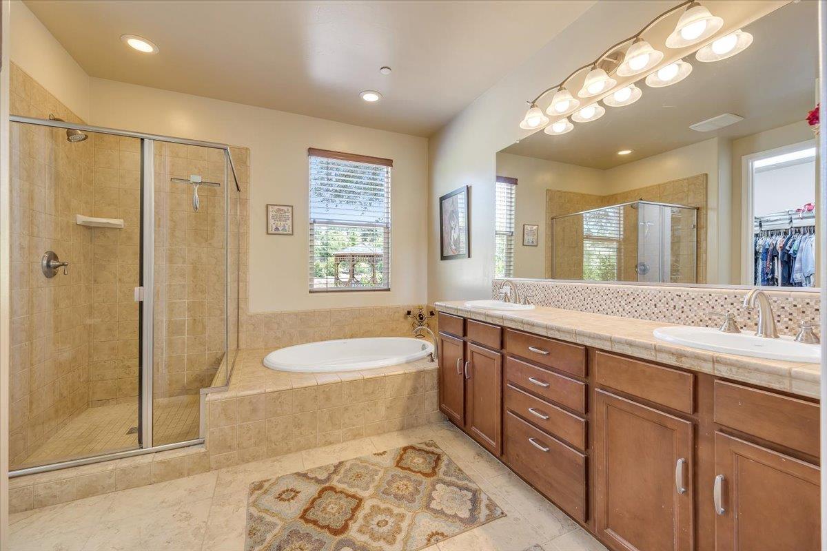 119 Hawkridge Court, Unit 460 Copperopolis, CA 95228 - Photo 46 of 71 Primary Bath. Walk in Closet is to the left.