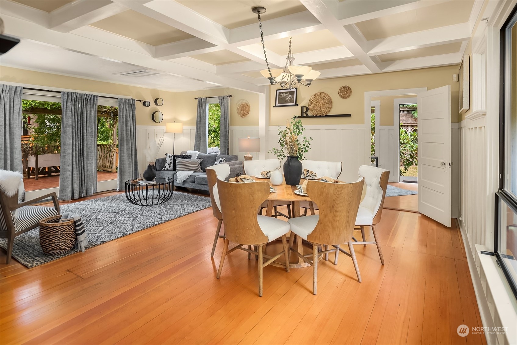 8606 238th Street Southwest Edmonds, WA 98026 - Photo 5 of 35