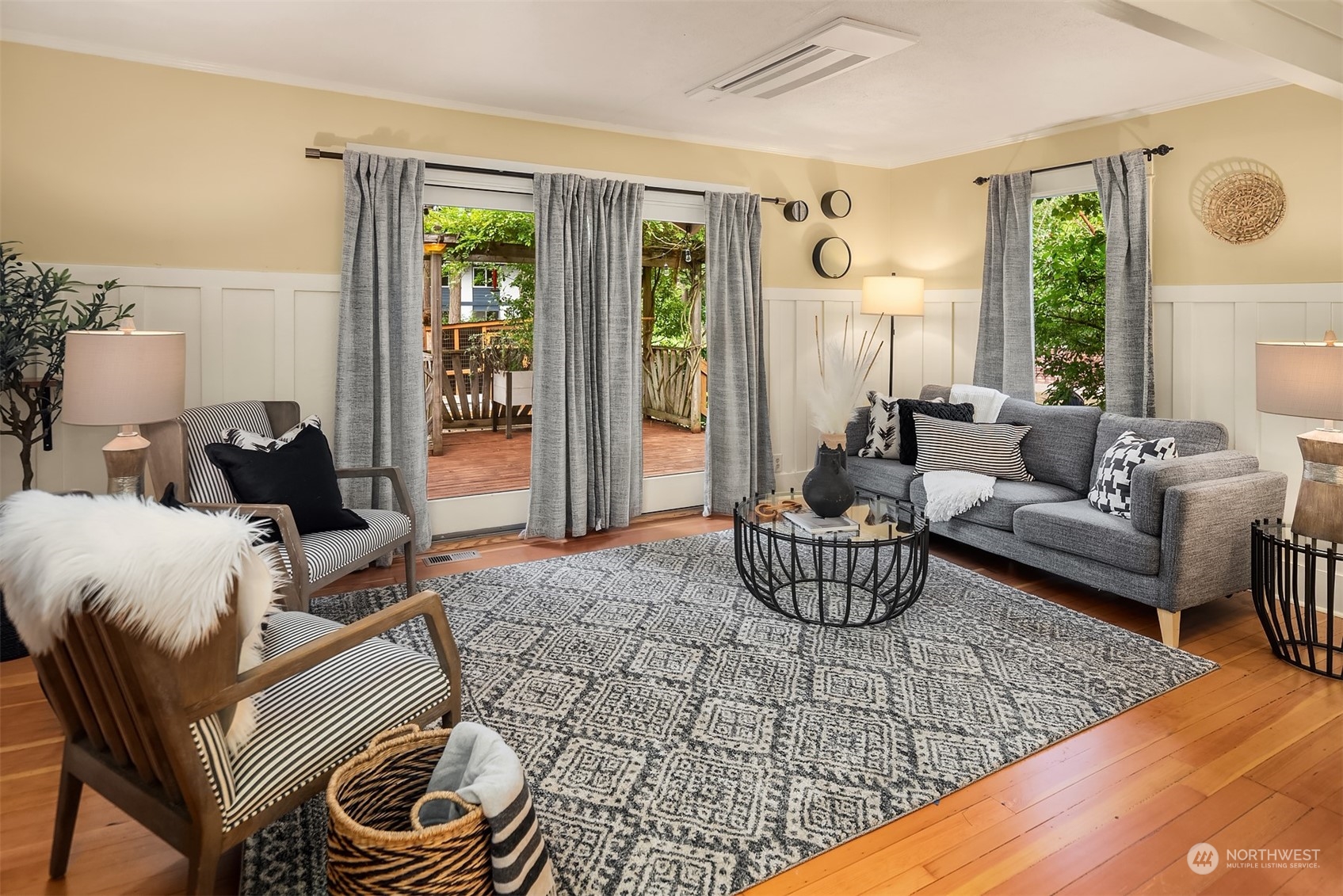 8606 238th Street Southwest Edmonds, WA 98026 - Photo 7 of 35