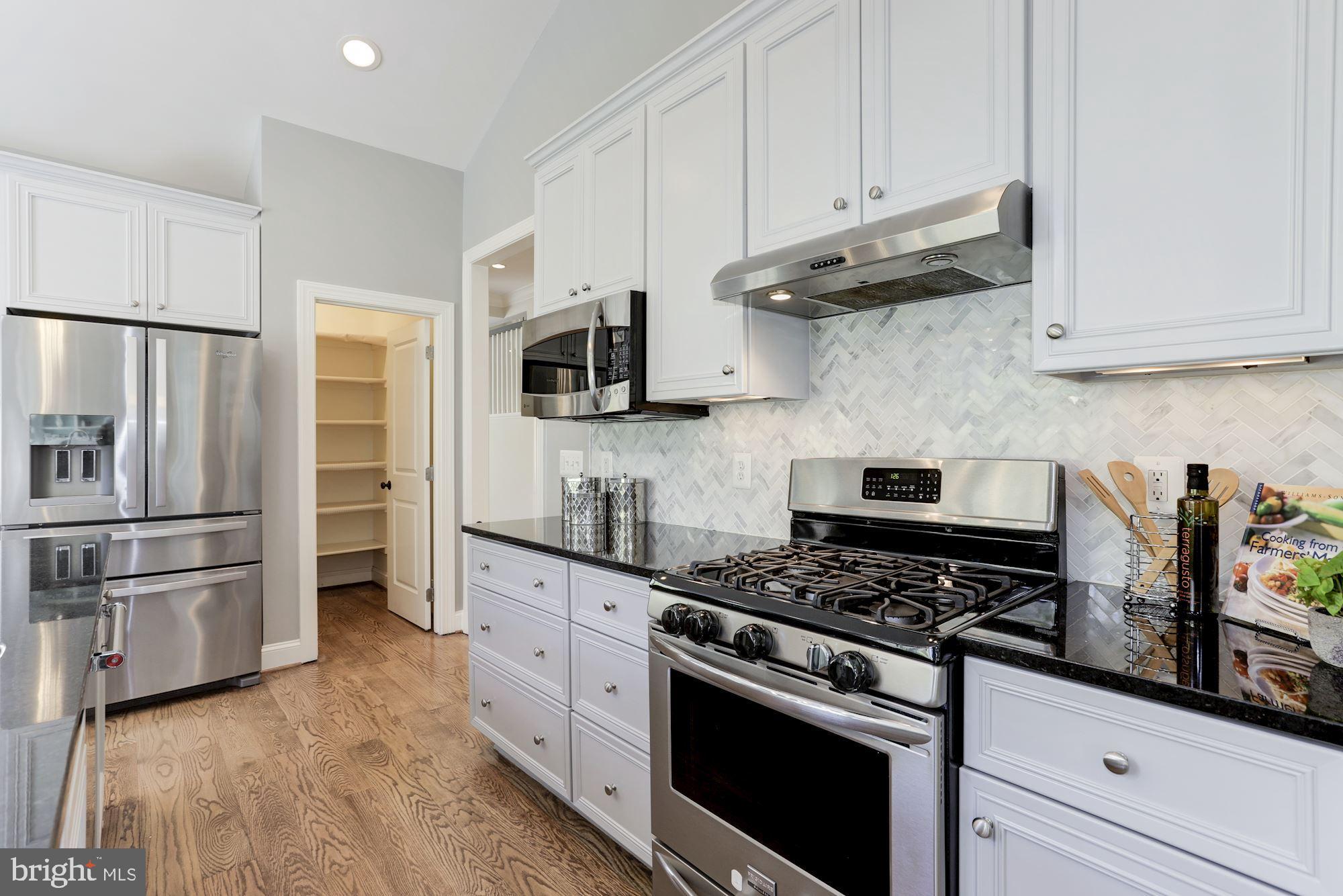 1902 Valley Wood Road McLean, VA 22101 - Photo 11 of 46 Eat-In Kitchen