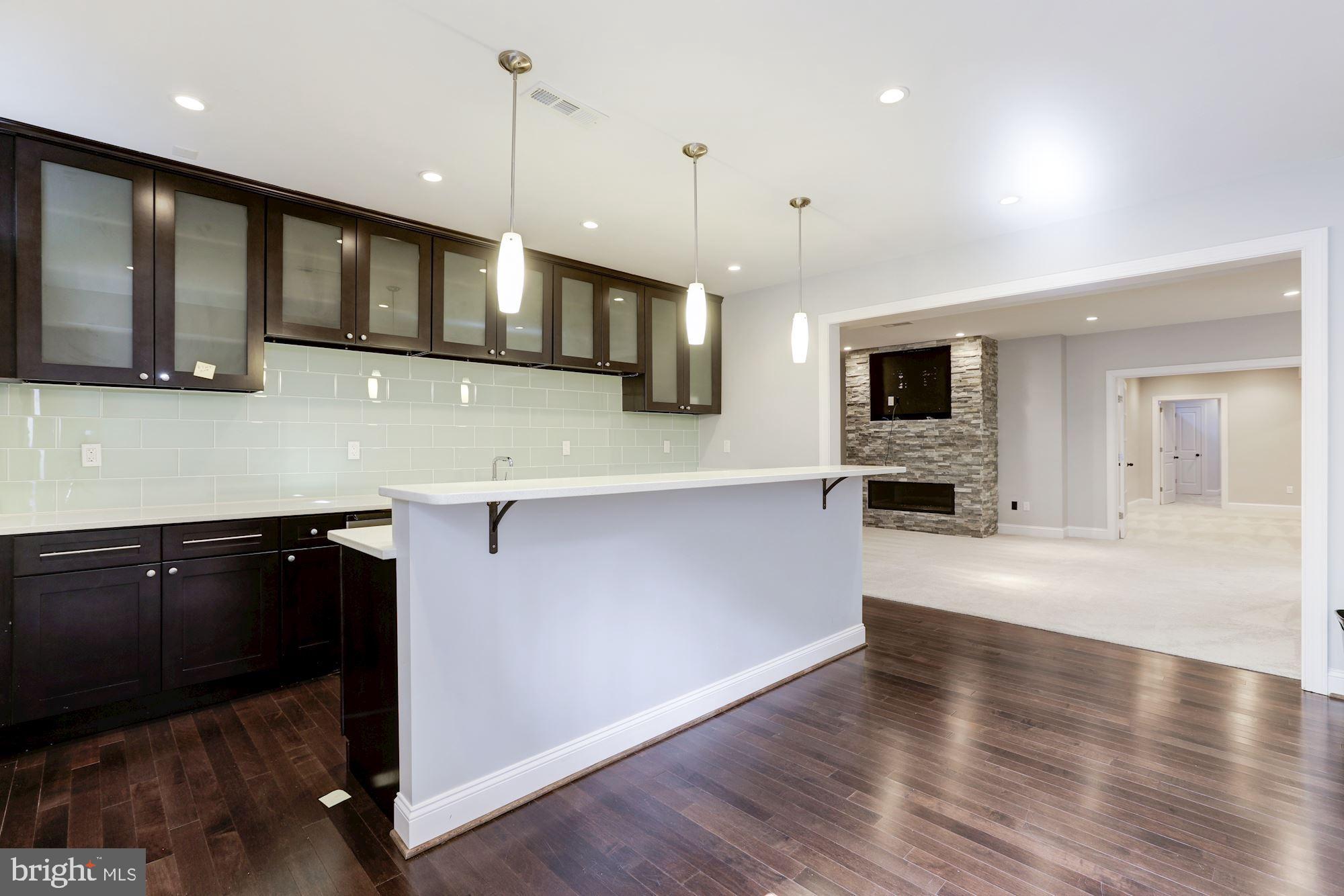 1902 Valley Wood Road McLean, VA 22101 - Photo 32 of 46 Bar