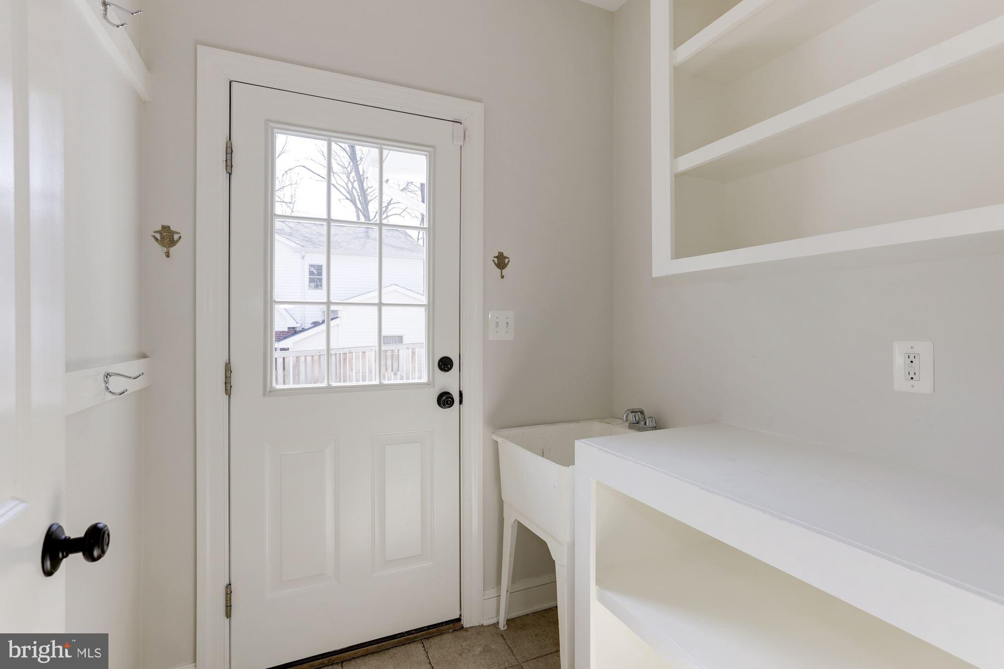 1902 Valley Wood Road McLean, VA 22101 - Photo 39 of 46 Mudroom