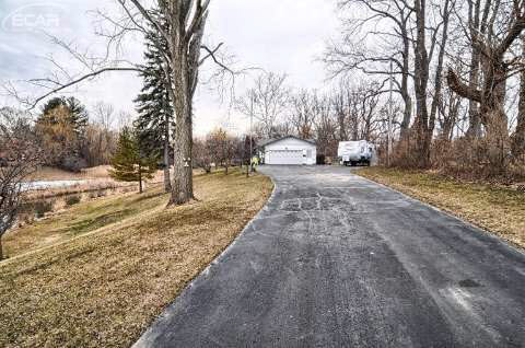 4345 East Stanley Road Genesee, MI 48437 - Photo 3 of 34 20432975-2.JPG