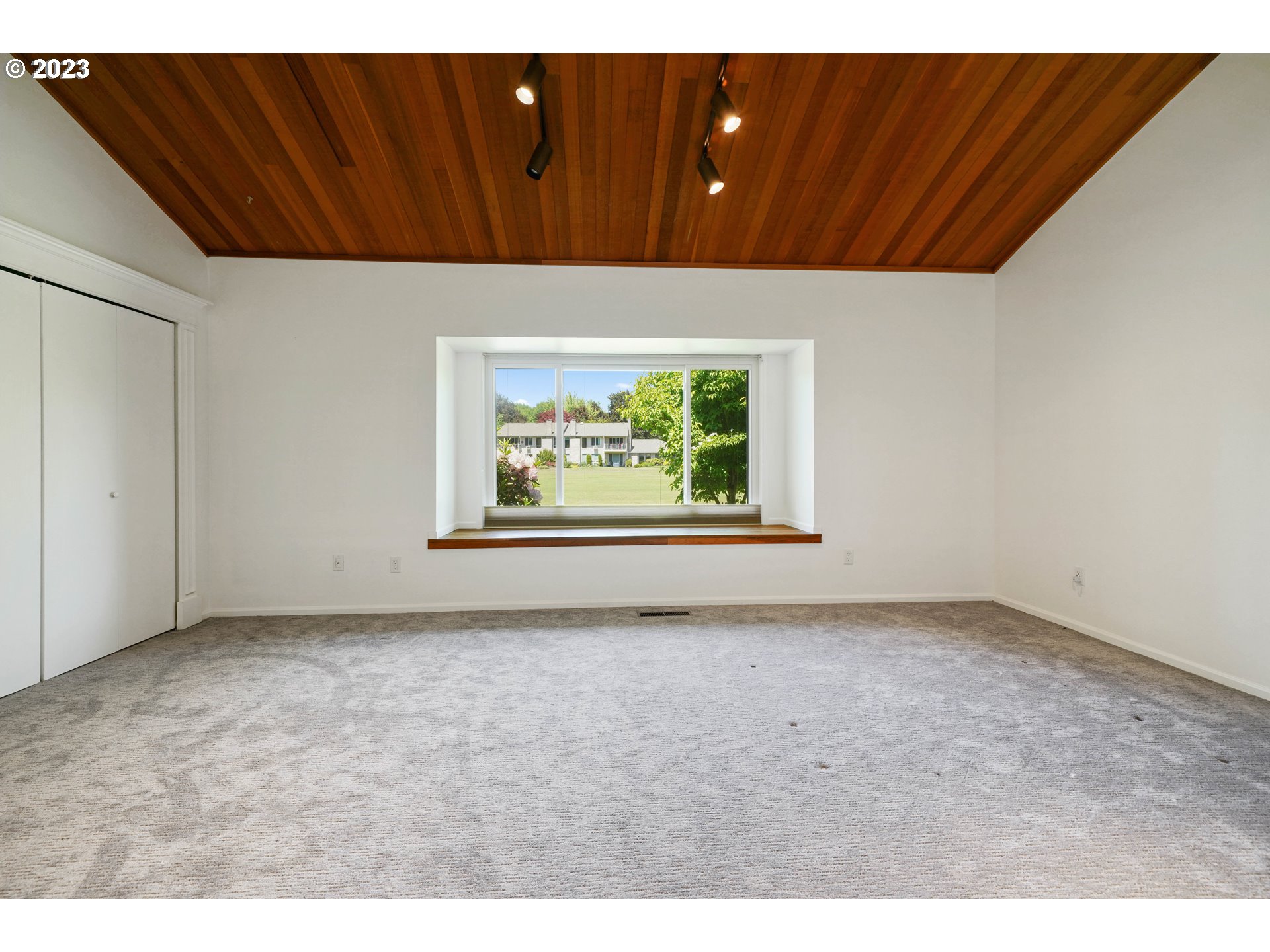 32220 Southwest Boones Bend Road Wilsonville, OR 97070 - Photo 13 of 24 Gallery Image 13