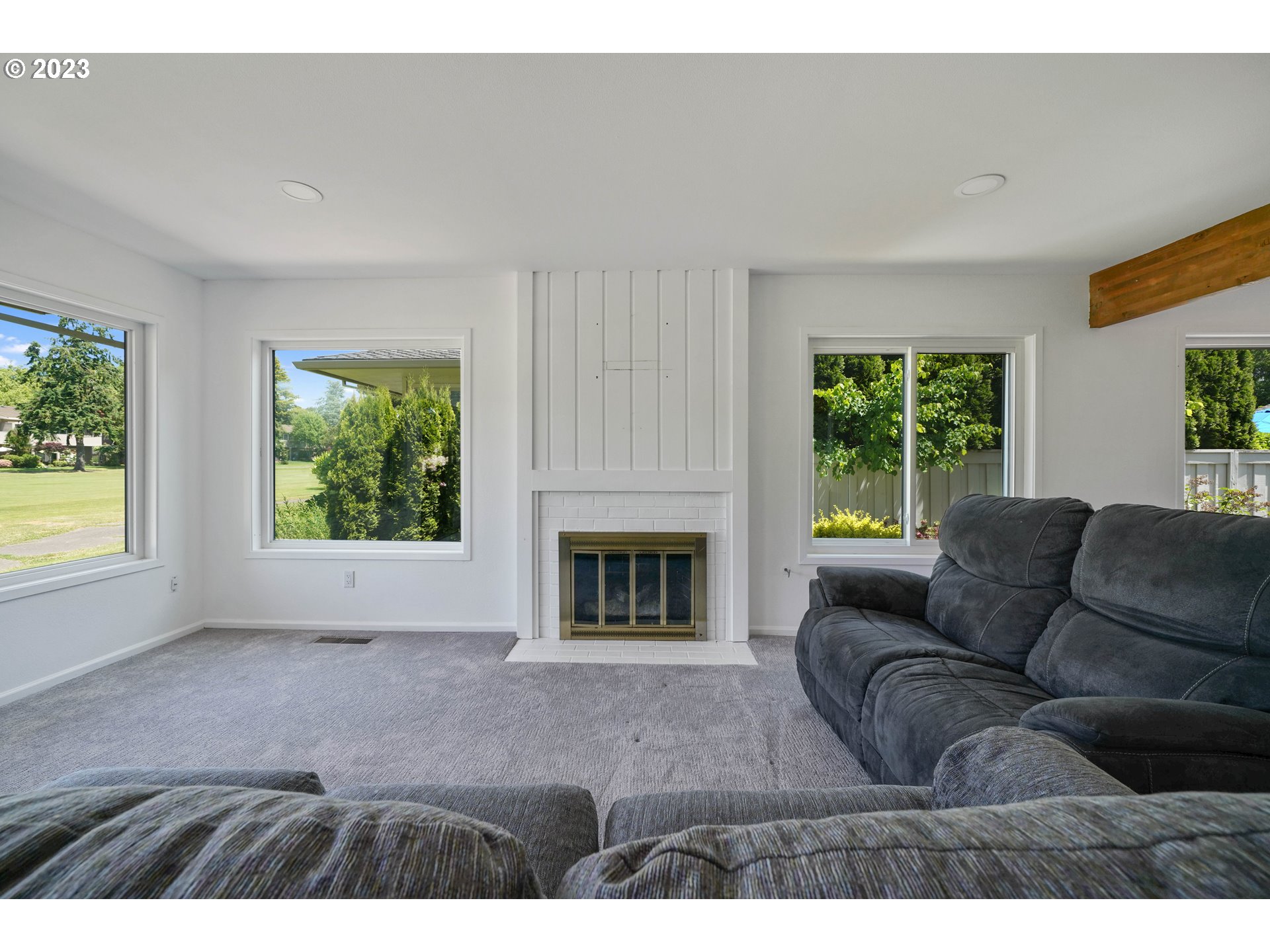 32220 Southwest Boones Bend Road Wilsonville, OR 97070 - Photo 3 of 24 Gallery Image 3