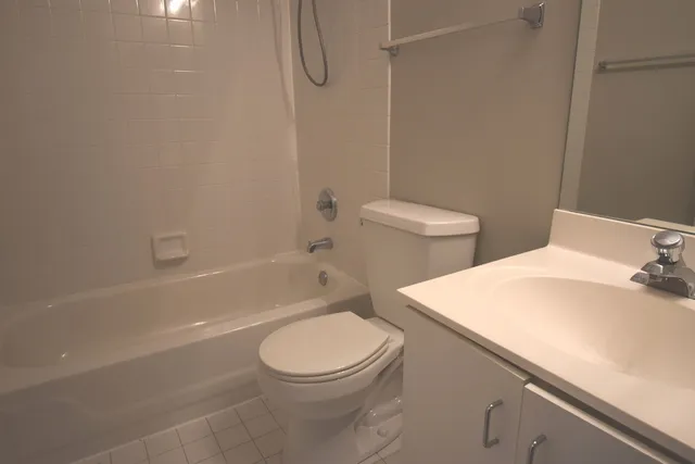 $3,500 | 366 Town Pl Circle, Unit 366, Buffalo Grove, IL 60089