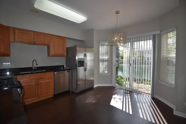 $3,500 | 366 Town Pl Circle, Unit 366, Buffalo Grove, IL 60089