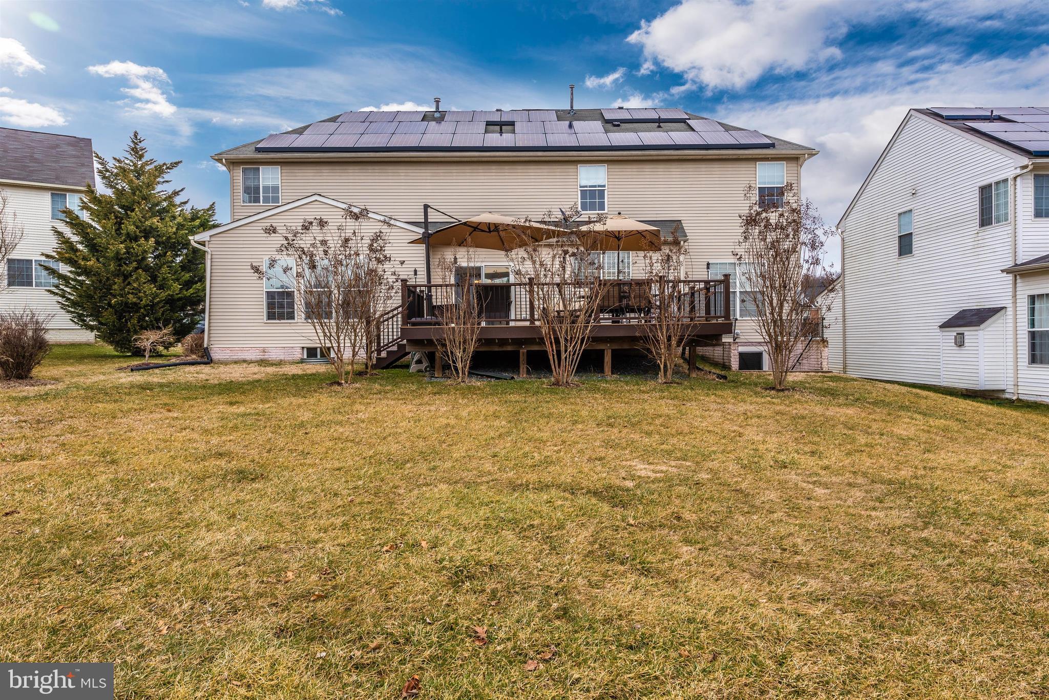 18304 Cornflower Road Boyds, MD 20841 - Photo 2 of 49 Huge deck with stairs down to the back yard