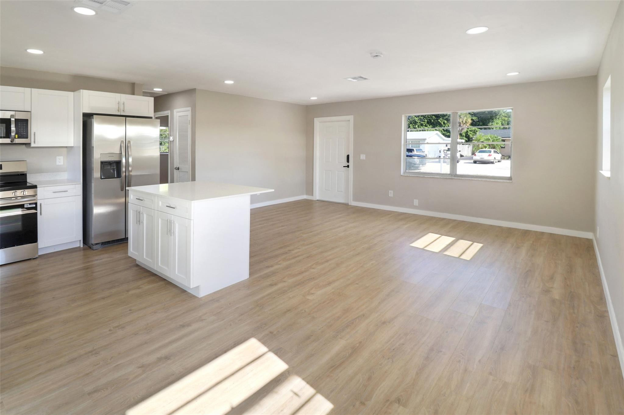 5654 Papaya Road West Palm Beach, FL 33413 - Photo 6 of 13 Photo 6