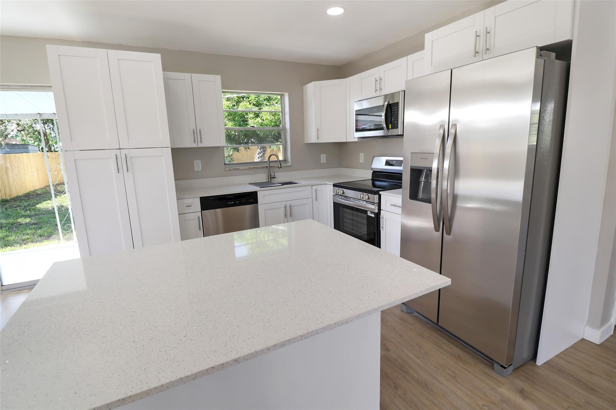 5654 Papaya Road West Palm Beach, FL 33413 - Photo 7 of 13 Photo 7