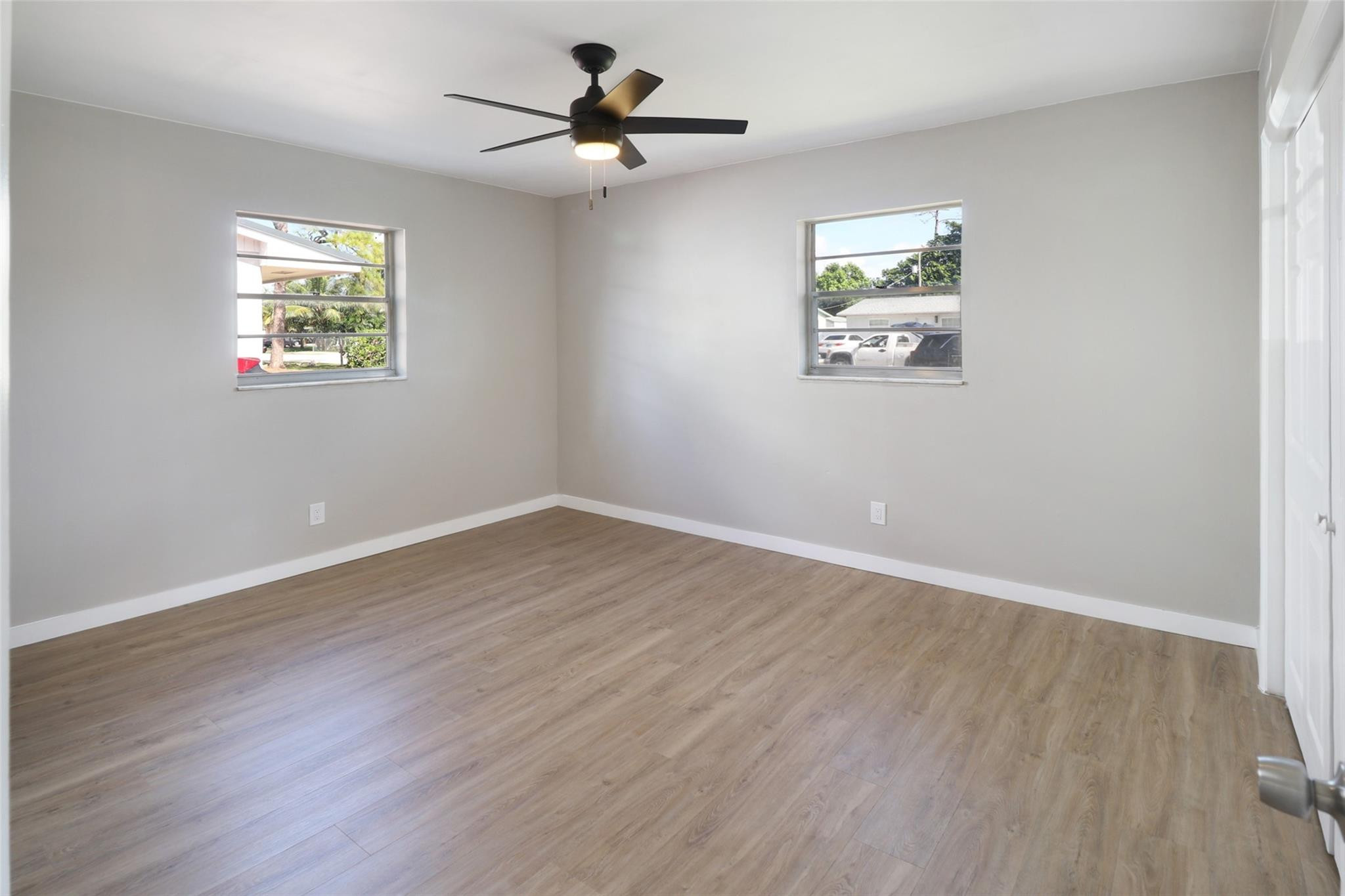 5654 Papaya Road West Palm Beach, FL 33413 - Photo 8 of 13 Photo 8