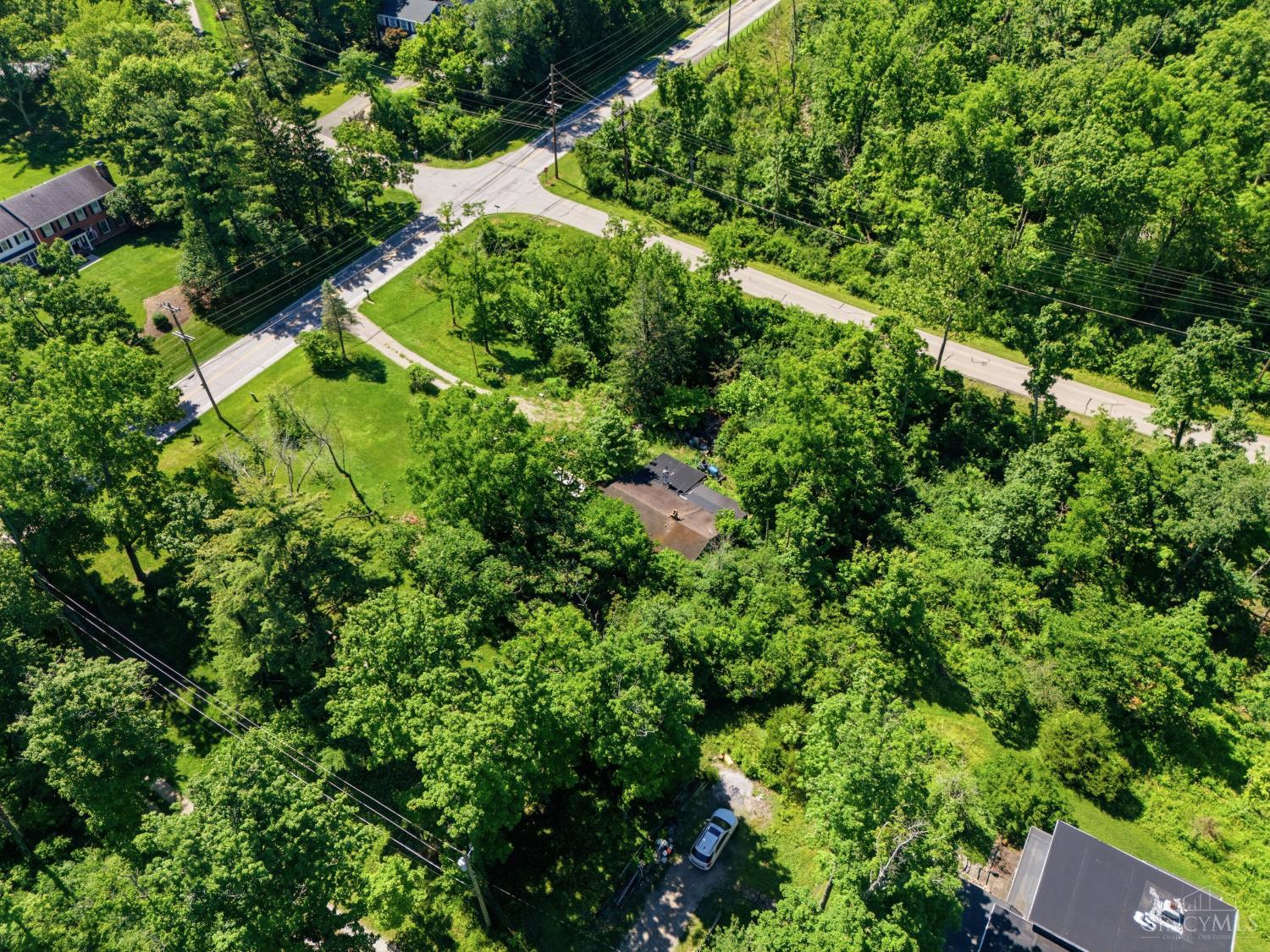 7255 Drake Road Cincinnati, OH 45243 - Photo 4 of 11