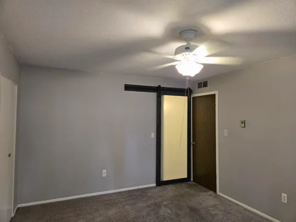 $199,900 | 1512 Normandy Road, Unit 105, Clawson, MI 48017