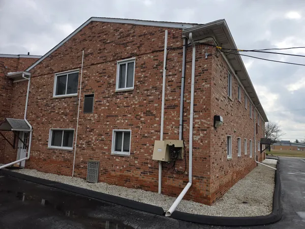 $199,900 | 1512 Normandy Road, Unit 105, Clawson, MI 48017