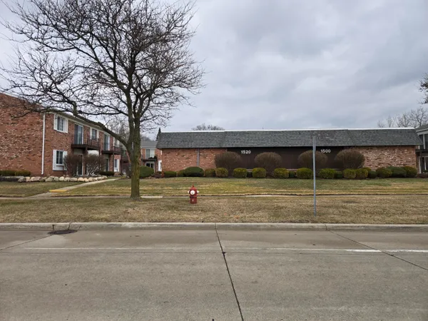 $199,900 | 1512 Normandy Road, Unit 105, Clawson, MI 48017
