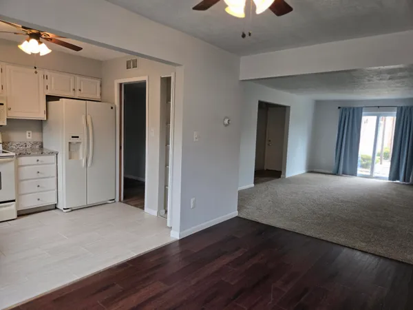 $199,900 | 1512 Normandy Road, Unit 105, Clawson, MI 48017